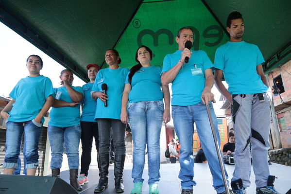 Brigada Comunitaria
Brigada Comunitaria
Fecha: Agosto 27 de 2016. Lugar: Barrio Carpinelo
Para descargar esta fotografía en alta resolución, haga clic sobre la imagen hasta que la misma se despliegue en la pantalla completa; luego dé clic derecho y elija la opción "guardar imagen como". 
En caso de publicación por cualquier medio, solicitamos acompañarla del crédito: "Foto EPM"
Palabras clave: Brigada Comunitaria