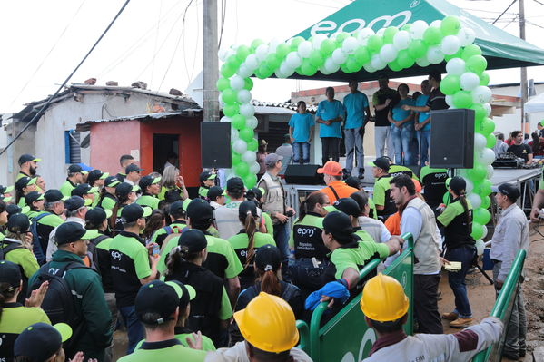 Brigada Comunitaria
Brigada Comunitaria
Fecha: Agosto 27 de 2016. Lugar: Barrio Carpinelo
Para descargar esta fotografía en alta resolución, haga clic sobre la imagen hasta que la misma se despliegue en la pantalla completa; luego dé clic derecho y elija la opción "guardar imagen como". 
En caso de publicación por cualquier medio, solicitamos acompañarla del crédito: "Foto EPM"
Palabras clave: Brigada Comunitaria