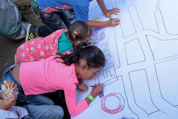 Brigada Comunitaria
Brigada Comunitaria
Fecha: Agosto 27 de 2016. Lugar: Barrio Carpinelo
Para descargar esta fotografía en alta resolución, haga clic sobre la imagen hasta que la misma se despliegue en la pantalla completa; luego dé clic derecho y elija la opción "guardar imagen como". 
En caso de publicación por cualquier medio, solicitamos acompañarla del crédito: "Foto EPM"
Palabras clave: Brigada Comunitaria