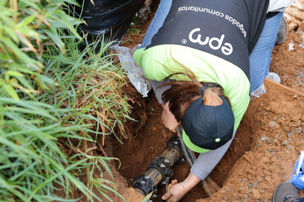 Brigada Comunitaria
Brigada Comunitaria
Fecha: Agosto 27 de 2016. Lugar: Barrio Carpinelo
Para descargar esta fotografía en alta resolución, haga clic sobre la imagen hasta que la misma se despliegue en la pantalla completa; luego dé clic derecho y elija la opción "guardar imagen como". 
En caso de publicación por cualquier medio, solicitamos acompañarla del crédito: "Foto EPM"
Palabras clave: Brigada Comunitaria