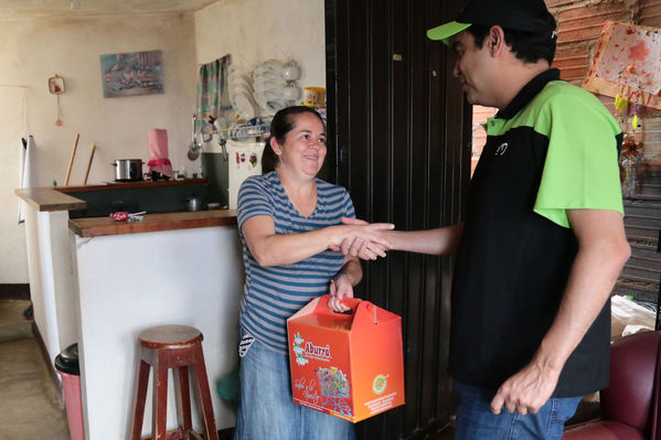 Brigada Comunitaria
Brigada Comunitaria
Fecha: Agosto 27 de 2016. Lugar: Barrio Carpinelo
Para descargar esta fotografía en alta resolución, haga clic sobre la imagen hasta que la misma se despliegue en la pantalla completa; luego dé clic derecho y elija la opción "guardar imagen como". 
En caso de publicación por cualquier medio, solicitamos acompañarla del crédito: "Foto EPM"
Palabras clave: Brigada Comunitaria