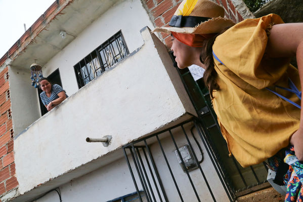 Brigada Comunitaria
Brigada Comunitaria
Fecha: Agosto 27 de 2016. Lugar: Barrio Carpinelo
Para descargar esta fotografía en alta resolución, haga clic sobre la imagen hasta que la misma se despliegue en la pantalla completa; luego dé clic derecho y elija la opción "guardar imagen como". 
En caso de publicación por cualquier medio, solicitamos acompañarla del crédito: "Foto EPM"
Palabras clave: Brigada Comunitaria