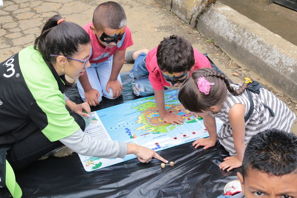 Brigada Comunitaria
Brigada Comunitaria
Fecha: Agosto 27 de 2016. Lugar: Barrio Carpinelo
Para descargar esta fotografía en alta resolución, haga clic sobre la imagen hasta que la misma se despliegue en la pantalla completa; luego dé clic derecho y elija la opción "guardar imagen como". 
En caso de publicación por cualquier medio, solicitamos acompañarla del crédito: "Foto EPM"
Palabras clave: Brigada Comunitaria