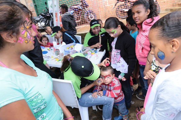 Brigada Comunitaria
Brigada Comunitaria
Fecha: Agosto 27 de 2016. Lugar: Barrio Carpinelo
Para descargar esta fotografía en alta resolución, haga clic sobre la imagen hasta que la misma se despliegue en la pantalla completa; luego dé clic derecho y elija la opción "guardar imagen como". 
En caso de publicación por cualquier medio, solicitamos acompañarla del crédito: "Foto EPM"
Palabras clave: Brigada Comunitaria