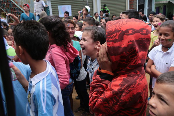 Brigada Comunitaria
Brigada Comunitaria
Fecha: Agosto 27 de 2016. Lugar: Barrio Carpinelo
Para descargar esta fotografía en alta resolución, haga clic sobre la imagen hasta que la misma se despliegue en la pantalla completa; luego dé clic derecho y elija la opción "guardar imagen como". 
En caso de publicación por cualquier medio, solicitamos acompañarla del crédito: "Foto EPM"
Palabras clave: Brigada Comunitaria