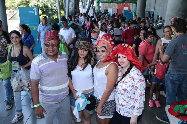 Día de la Familia 2015 
Día de la Familia 2015         
Fecha: Agosto 29 de 2015. Lugar: Medellín – Jardín Botánico y Parque Explora
Para descargar esta fotografía en alta resolución, haga clic sobre la imagen hasta que la misma se despliegue en la pantalla completa; luego dé clic derecho y elija la opción "guardar imagen como". 
En caso de publicación por cualquier medio, solicitamos acompañarla del crédito: "Foto EPM"
Palabras clave: Día Familia 2015