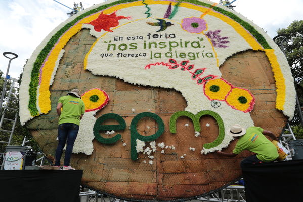 Silleta EPM 2016
Silleta EPM 2016
Fecha: Agosto 3 de 2016
Para descargar esta fotografía en alta resolución, haga clic sobre la imagen hasta que la misma se despliegue en la pantalla completa; luego dé clic derecho y elija la opción "guardar imagen como". 
En caso de publicación por cualquier medio, solicitamos acompañarla del crédito: "Foto EPM"
Palabras clave: Silleta EPM 2016