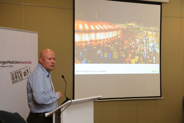 Entrega del Premio Holcim – UVA
Entrega del Premio Holcim – UVA        
Fecha: Agosto 6 de 2015. Lugar: Medellín – Hotel Intercontinental
Para descargar esta fotografía en alta resolución, haga clic sobre la imagen hasta que la misma se despliegue en la pantalla completa; luego dé clic derecho y elija la opción "guardar imagen como". 
En caso de publicación por cualquier medio, solicitamos acompañarla del crédito: "Foto EPM"

Palabras clave: Entrega Premio Holcim UVA