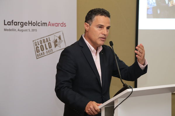 Entrega del Premio Holcim – UVA
Entrega del Premio Holcim – UVA        
Fecha: Agosto 6 de 2015. Lugar: Medellín – Hotel Intercontinental
Para descargar esta fotografía en alta resolución, haga clic sobre la imagen hasta que la misma se despliegue en la pantalla completa; luego dé clic derecho y elija la opción "guardar imagen como". 
En caso de publicación por cualquier medio, solicitamos acompañarla del crédito: "Foto EPM"

Palabras clave: Entrega Premio Holcim UVA
