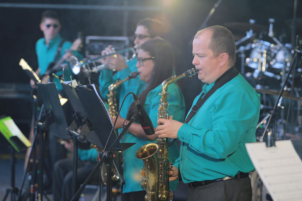 EPM 60 años – Celebración con la comunidad  
EPM 60 años – Celebración con la comunidad        
Fecha: Agosto 6 de 2015. Lugar: Medellín – Parque de los Pies Descalzos-Edificio EPM
Para descargar esta fotografía en alta resolución, haga clic sobre la imagen hasta que la misma se despliegue en la pantalla completa; luego dé clic derecho y elija la opción "guardar imagen como". 
En caso de publicación por cualquier medio, solicitamos acompañarla del crédito: "Foto EPM"
Palabras clave: EPM 60 años Celebración comunidad