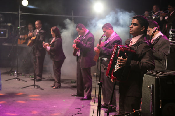 EPM 60 años – Celebración con la comunidad  
EPM 60 años – Celebración con la comunidad        
Fecha: Agosto 6 de 2015. Lugar: Medellín – Parque de los Pies Descalzos-Edificio EPM
Para descargar esta fotografía en alta resolución, haga clic sobre la imagen hasta que la misma se despliegue en la pantalla completa; luego dé clic derecho y elija la opción "guardar imagen como". 
En caso de publicación por cualquier medio, solicitamos acompañarla del crédito: "Foto EPM"
Palabras clave: EPM 60 años Celebración comunidad