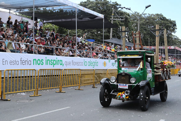 EPM en la Feria de las Flores 2016
EPM en la Feria de las Flores 2016
Fecha: Agosto 6 de 2016
Para descargar esta fotografía en alta resolución, haga clic sobre la imagen hasta que la misma se despliegue en la pantalla completa; luego dé clic derecho y elija la opción "guardar imagen como". 
En caso de publicación por cualquier medio, solicitamos acompañarla del crédito: "Foto EPM"
Palabras clave: EPM Feria Flores 2016