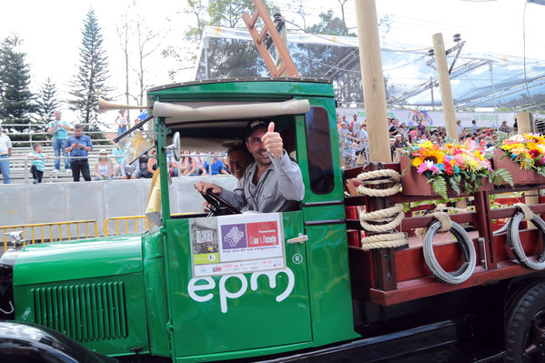EPM en la Feria de las Flores 2016
EPM en la Feria de las Flores 2016
Fecha: Agosto 6 de 2016
Para descargar esta fotografía en alta resolución, haga clic sobre la imagen hasta que la misma se despliegue en la pantalla completa; luego dé clic derecho y elija la opción "guardar imagen como". 
En caso de publicación por cualquier medio, solicitamos acompañarla del crédito: "Foto EPM"
Palabras clave: EPM Feria Flores 2016