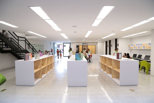 Inauguración de la UVA La Cordialidad
Inauguración de la UVA La Cordialidad
Fecha: Agosto 9 de 2016
Para descargar esta fotografía en alta resolución, haga clic sobre la imagen hasta que la misma se despliegue en la pantalla completa; luego dé clic derecho y elija la opción "guardar imagen como". 
En caso de publicación por cualquier medio, solicitamos acompañarla del crédito: "Foto EPM"
Palabras clave: Inauguración UVA Cordialidad