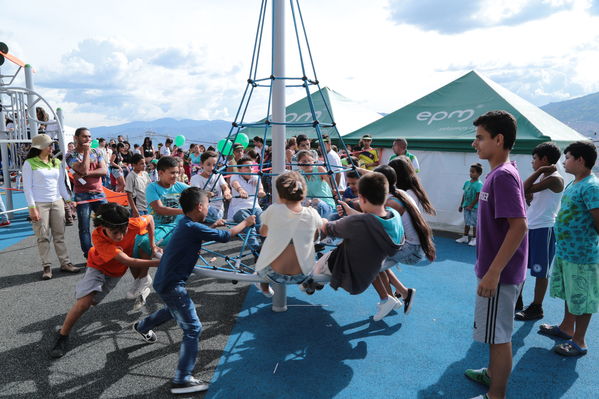 Inauguración de la UVA La Cordialidad
Inauguración de la UVA La Cordialidad
Fecha: Agosto 9 de 2016
Para descargar esta fotografía en alta resolución, haga clic sobre la imagen hasta que la misma se despliegue en la pantalla completa; luego dé clic derecho y elija la opción "guardar imagen como". 
En caso de publicación por cualquier medio, solicitamos acompañarla del crédito: "Foto EPM"
Palabras clave: Inauguración UVA Cordialidad