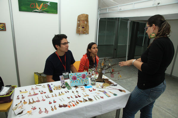 Feria de ciencia. Expojoven 2013
Feria de ciencia. Expojoven 2013
Fecha: Agosto 12 de 2013. 
Para descargar esta fotografía en alta resolución, haga clic sobre la imagen hasta que la misma se despliegue en la pantalla completa; luego dé clic derecho y elija la opción "guardar imagen como". 
En caso de publicación por cualquier medio, solicitamos acompañarla del crédito: "Cortesía EPM".
Palabras clave: Feria ciencia Expojoven 2013