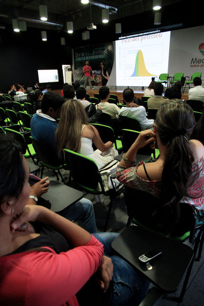 Feria de ciencia. Expojoven 2013
Feria de ciencia. Expojoven 2013
Fecha: Agosto 12 de 2013. 
Para descargar esta fotografía en alta resolución, haga clic sobre la imagen hasta que la misma se despliegue en la pantalla completa; luego dé clic derecho y elija la opción "guardar imagen como". 
En caso de publicación por cualquier medio, solicitamos acompañarla del crédito: "Cortesía EPM".
Palabras clave: Feria ciencia Expojoven 2013