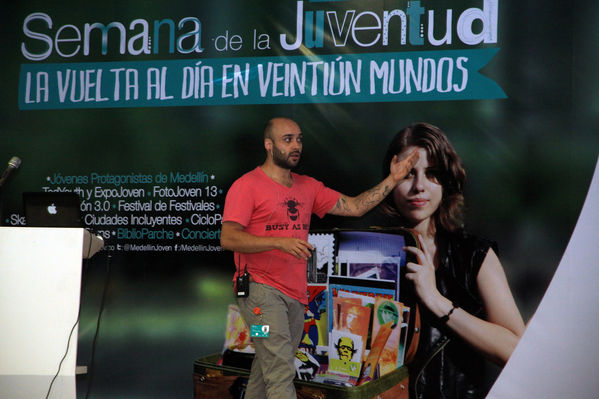 Feria de ciencia. Expojoven 2013
Feria de ciencia. Expojoven 2013
Fecha: Agosto 12 de 2013. 
Para descargar esta fotografía en alta resolución, haga clic sobre la imagen hasta que la misma se despliegue en la pantalla completa; luego dé clic derecho y elija la opción "guardar imagen como". 
En caso de publicación por cualquier medio, solicitamos acompañarla del crédito: "Cortesía EPM".
Palabras clave: Feria ciencia Expojoven 2013