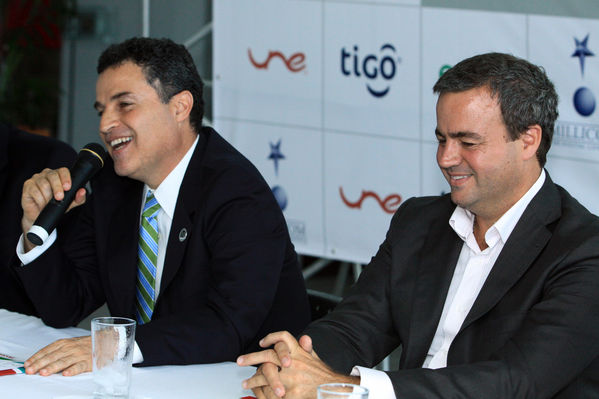 Fusión Une Millicom 
Fusión Une Millicom 
Fecha: Agosto 19 de 2014
Para descargar esta fotografía en alta resolución, haga clic sobre la imagen hasta que la misma se despliegue en la pantalla completa; luego dé clic derecho y elija la opción "guardar imagen como". 
En caso de publicación por cualquier medio, solicitamos acompañarla del crédito: "Foto EPM"

Palabras clave: Fusión Une Millicom