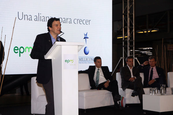 Fusión Une Millicom 
Fusión Une Millicom 
Fecha: Agosto 19 de 2014
Para descargar esta fotografía en alta resolución, haga clic sobre la imagen hasta que la misma se despliegue en la pantalla completa; luego dé clic derecho y elija la opción "guardar imagen como". 
En caso de publicación por cualquier medio, solicitamos acompañarla del crédito: "Foto EPM"

Palabras clave: Fusión Une Millicom