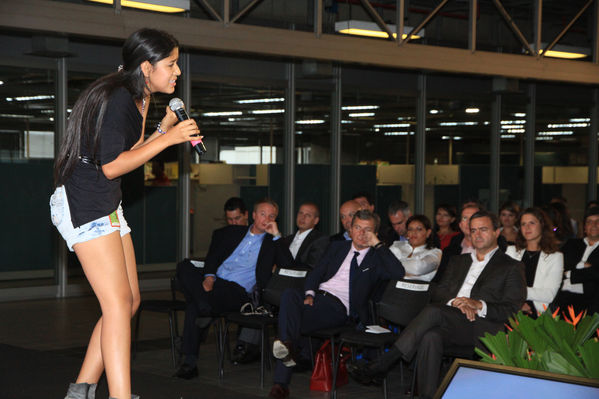 Fusión Une Millicom 
Fusión Une Millicom 
Fecha: Agosto 19 de 2014
Para descargar esta fotografía en alta resolución, haga clic sobre la imagen hasta que la misma se despliegue en la pantalla completa; luego dé clic derecho y elija la opción "guardar imagen como". 
En caso de publicación por cualquier medio, solicitamos acompañarla del crédito: "Foto EPM"

Palabras clave: Fusión Une Millicom