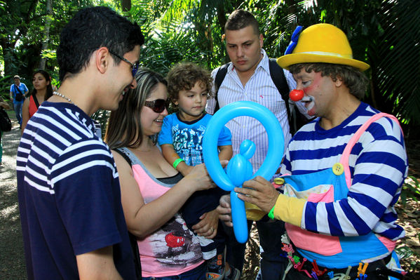 Día de la familia 2014 
Día de la familia 2014 
Fecha: Agosto 30 de 2014
Para descargar esta fotografía en alta resolución, haga clic sobre la imagen hasta que la misma se despliegue en la pantalla completa; luego dé clic derecho y elija la opción "guardar imagen como". 
En caso de publicación por cualquier medio, solicitamos acompañarla del crédito: "Foto EPM"
Palabras clave: Día familia 2014