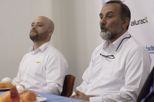 Rueda de prensa Exposolar 2018.
Rueda de prensa Exposolar 2018.
Fecha: 12 Abril 2018
Para descargar esta fotografía en alta resolución, haga clic sobre la imagen hasta que la misma se despliegue en la pantalla completa; luego dé clic derecho y elija la opción "guardar imagen como". 
En caso de publicación por cualquier medio, solicitamos acompañarla del crédito: "Foto EPM"
Palabras clave: Rueda prensa Exposolar 2018