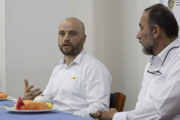 Rueda de prensa Exposolar 2018.
Rueda de prensa Exposolar 2018.
Fecha: 12 Abril 2018
Para descargar esta fotografía en alta resolución, haga clic sobre la imagen hasta que la misma se despliegue en la pantalla completa; luego dé clic derecho y elija la opción "guardar imagen como". 
En caso de publicación por cualquier medio, solicitamos acompañarla del crédito: "Foto EPM"
Palabras clave: Rueda prensa Exposolar 2018