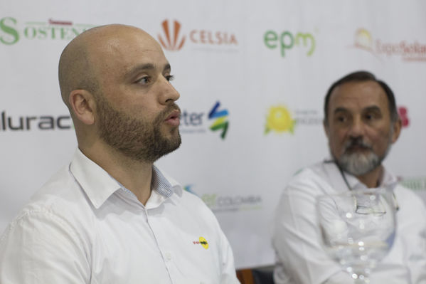 Rueda de prensa Exposolar 2018.
Rueda de prensa Exposolar 2018.
Fecha: 12 Abril 2018
Para descargar esta fotografía en alta resolución, haga clic sobre la imagen hasta que la misma se despliegue en la pantalla completa; luego dé clic derecho y elija la opción "guardar imagen como". 
En caso de publicación por cualquier medio, solicitamos acompañarla del crédito: "Foto EPM"
Palabras clave: Rueda prensa Exposolar 2018