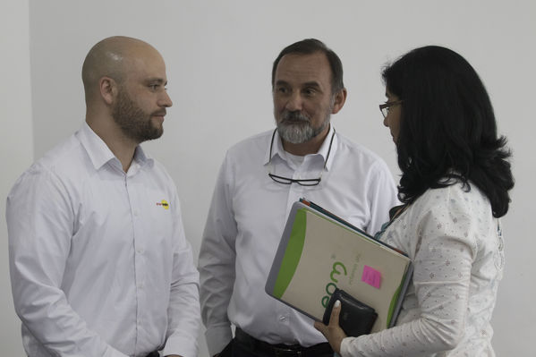Rueda de prensa Exposolar 2018.
Rueda de prensa Exposolar 2018.
Fecha: 12 Abril 2018
Para descargar esta fotografía en alta resolución, haga clic sobre la imagen hasta que la misma se despliegue en la pantalla completa; luego dé clic derecho y elija la opción "guardar imagen como". 
En caso de publicación por cualquier medio, solicitamos acompañarla del crédito: "Foto EPM"
Palabras clave: Rueda prensa Exposolar 2018
