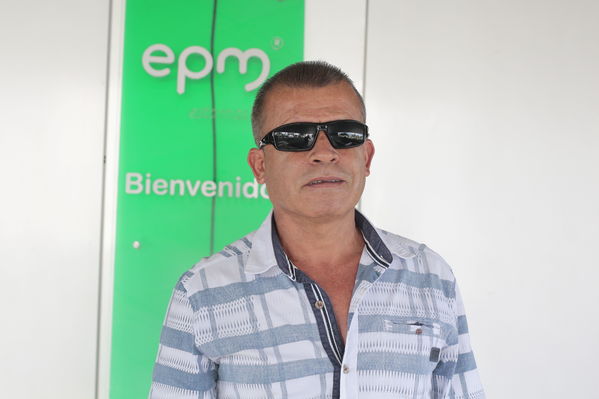 Años de servicio abril 2019
Años de servicio abril 2019
Abril 12 2019
Para descargar esta fotografía en alta resolución, haga clic sobre la imagen hasta que la misma se despliegue en la pantalla completa; luego dé clic derecho y elija la opción "guardar imagen como". 
En caso de publicación por cualquier medio, solicitamos acompañarla del crédito: "Foto EPM"
Palabras clave: Años de servicio abril 2019