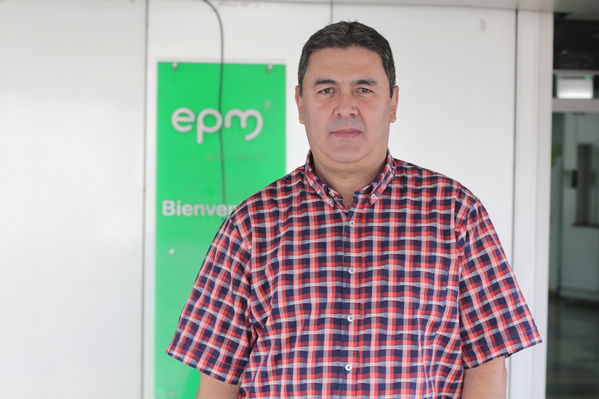 Años de servicio abril 2019
Años de servicio abril 2019
Abril 12 2019
Para descargar esta fotografía en alta resolución, haga clic sobre la imagen hasta que la misma se despliegue en la pantalla completa; luego dé clic derecho y elija la opción "guardar imagen como". 
En caso de publicación por cualquier medio, solicitamos acompañarla del crédito: "Foto EPM"
Palabras clave: Años de servicio abril 2019