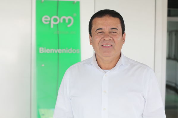 Años de servicio abril 2019
Años de servicio abril 2019
Abril 12 2019
Para descargar esta fotografía en alta resolución, haga clic sobre la imagen hasta que la misma se despliegue en la pantalla completa; luego dé clic derecho y elija la opción "guardar imagen como". 
En caso de publicación por cualquier medio, solicitamos acompañarla del crédito: "Foto EPM"
Palabras clave: Años de servicio abril 2019