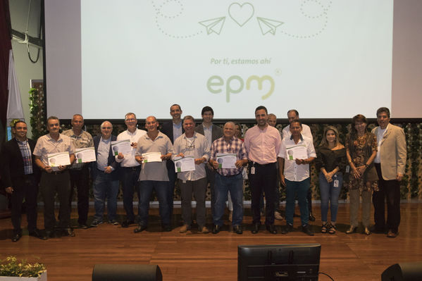 Años de servicio abril 2019
Años de servicio abril 2019
Abril 12 2019
Para descargar esta fotografía en alta resolución, haga clic sobre la imagen hasta que la misma se despliegue en la pantalla completa; luego dé clic derecho y elija la opción "guardar imagen como". 
En caso de publicación por cualquier medio, solicitamos acompañarla del crédito: "Foto EPM"
Palabras clave: Años de servicio abril 2019