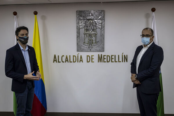 Jorge Andrés Carrillo Gerente General EPM
Jorge Andrés Carrillo Gerente General EPM.
Fecha: ABRIL 14 2021.
Para descargar esta fotografía en alta resolución, haga clic sobre la imagen hasta que la misma se despliegue en la pantalla completa; luego dé clic derecho y elija la opción "guardar imagen como". 
En caso de publicación por cualquier medio, solicitamos acompañarla del crédito: "Foto EPM
Palabras clave: Jorge Andrés Carrillo Gerente General EPM