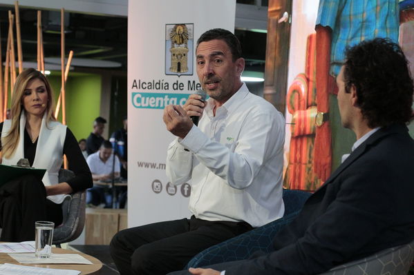 Presentación de informe de gestión 2019
Presentación de informe de gestión 2019
Abril 2 2019
Para descargar esta fotografía en alta resolución, haga clic sobre la imagen hasta que la misma se despliegue en la pantalla completa; luego dé clic derecho y elija la opción "guardar imagen como". 
En caso de publicación por cualquier medio, solicitamos acompañarla del crédito: "Foto EPM"
Palabras clave: Presentación de informe de gestión 2019