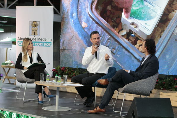 Presentación de informe de gestión 2019
Presentación de informe de gestión 2019
Abril 2 2019
Para descargar esta fotografía en alta resolución, haga clic sobre la imagen hasta que la misma se despliegue en la pantalla completa; luego dé clic derecho y elija la opción "guardar imagen como". 
En caso de publicación por cualquier medio, solicitamos acompañarla del crédito: "Foto EPM"
Palabras clave: Presentación de informe de gestión 2019