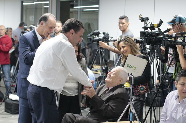 Rueda de prensa: primer año de la contingencia del proyecto Ituango
Rueda de prensa: primer año de la contingencia del proyecto Ituango
Abril 23 2019
Para descargar esta fotografía en alta resolución, haga clic sobre la imagen hasta que la misma se despliegue en la pantalla completa; luego dé clic derecho y elija la opción "guardar imagen como". 
En caso de publicación por cualquier medio, solicitamos acompañarla del crédito: "Foto EPM"
Palabras clave: Rueda de prensa: primer año de la contingencia del proyecto Ituango