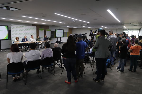 Rueda de prensa: primer año de la contingencia del proyecto Ituango
Rueda de prensa: primer año de la contingencia del proyecto Ituango
Abril 23 2019
Para descargar esta fotografía en alta resolución, haga clic sobre la imagen hasta que la misma se despliegue en la pantalla completa; luego dé clic derecho y elija la opción "guardar imagen como". 
En caso de publicación por cualquier medio, solicitamos acompañarla del crédito: "Foto EPM"
Palabras clave: Rueda de prensa: primer año de la contingencia del proyecto Ituango