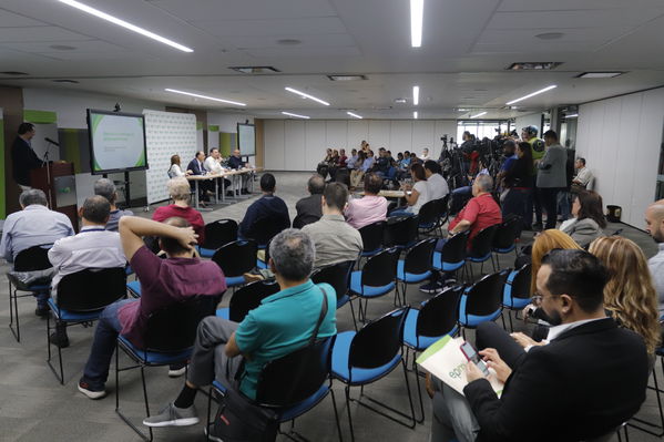 Rueda de prensa: primer año de la contingencia del proyecto Ituango
Rueda de prensa: primer año de la contingencia del proyecto Ituango
Abril 23 2019
Para descargar esta fotografía en alta resolución, haga clic sobre la imagen hasta que la misma se despliegue en la pantalla completa; luego dé clic derecho y elija la opción "guardar imagen como". 
En caso de publicación por cualquier medio, solicitamos acompañarla del crédito: "Foto EPM"
Palabras clave: Rueda de prensa: primer año de la contingencia del proyecto Ituango