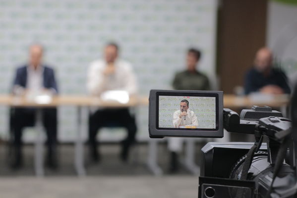 Rueda de prensa: primer año de la contingencia del proyecto Ituango
Rueda de prensa: primer año de la contingencia del proyecto Ituango
Abril 23 2019
Para descargar esta fotografía en alta resolución, haga clic sobre la imagen hasta que la misma se despliegue en la pantalla completa; luego dé clic derecho y elija la opción "guardar imagen como". 
En caso de publicación por cualquier medio, solicitamos acompañarla del crédito: "Foto EPM"
Palabras clave: Rueda de prensa: primer año de la contingencia del proyecto Ituango
