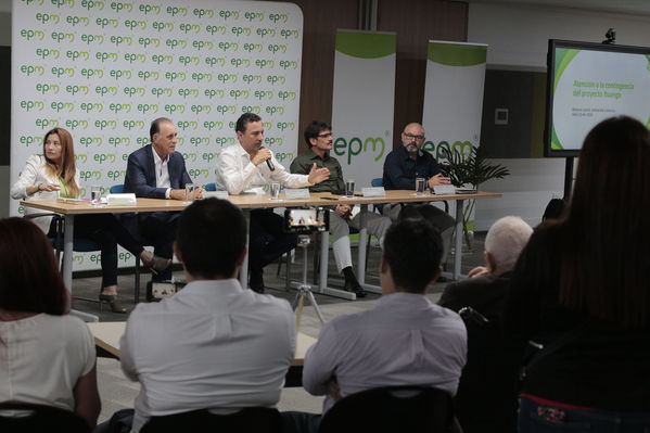 Rueda de prensa: primer año de la contingencia del proyecto Ituango
Rueda de prensa: primer año de la contingencia del proyecto Ituango
Abril 23 2019
Para descargar esta fotografía en alta resolución, haga clic sobre la imagen hasta que la misma se despliegue en la pantalla completa; luego dé clic derecho y elija la opción "guardar imagen como". 
En caso de publicación por cualquier medio, solicitamos acompañarla del crédito: "Foto EPM"
Palabras clave: Rueda de prensa: primer año de la contingencia del proyecto Ituango