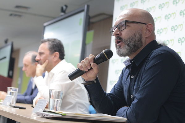Rueda de prensa: primer año de la contingencia del proyecto Ituango
Rueda de prensa: primer año de la contingencia del proyecto Ituango
Abril 23 2019
Para descargar esta fotografía en alta resolución, haga clic sobre la imagen hasta que la misma se despliegue en la pantalla completa; luego dé clic derecho y elija la opción "guardar imagen como". 
En caso de publicación por cualquier medio, solicitamos acompañarla del crédito: "Foto EPM"
Palabras clave: Rueda de prensa: primer año de la contingencia del proyecto Ituango