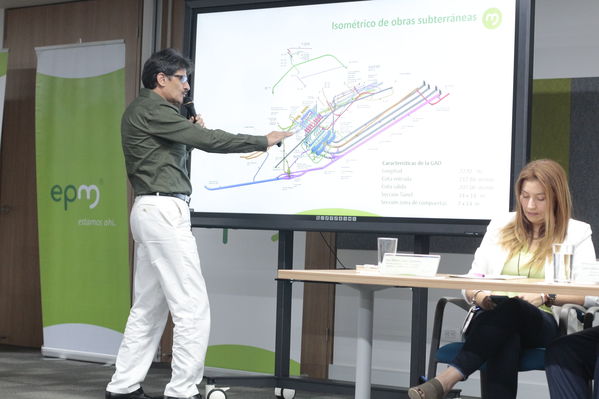 Rueda de prensa: primer año de la contingencia del proyecto Ituango
Rueda de prensa: primer año de la contingencia del proyecto Ituango
Abril 23 2019
Para descargar esta fotografía en alta resolución, haga clic sobre la imagen hasta que la misma se despliegue en la pantalla completa; luego dé clic derecho y elija la opción "guardar imagen como". 
En caso de publicación por cualquier medio, solicitamos acompañarla del crédito: "Foto EPM"
Palabras clave: Rueda de prensa: primer año de la contingencia del proyecto Ituango