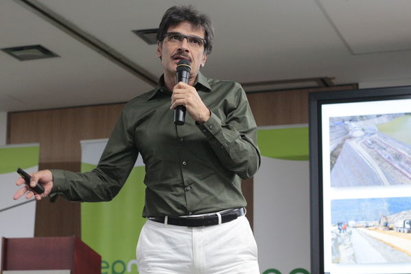 Rueda de prensa: primer año de la contingencia del proyecto Ituango
Rueda de prensa: primer año de la contingencia del proyecto Ituango
Abril 23 2019
Para descargar esta fotografía en alta resolución, haga clic sobre la imagen hasta que la misma se despliegue en la pantalla completa; luego dé clic derecho y elija la opción "guardar imagen como". 
En caso de publicación por cualquier medio, solicitamos acompañarla del crédito: "Foto EPM"
Palabras clave: Rueda de prensa: primer año de la contingencia del proyecto Ituango