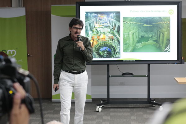 Rueda de prensa: primer año de la contingencia del proyecto Ituango
Rueda de prensa: primer año de la contingencia del proyecto Ituango
Abril 23 2019
Para descargar esta fotografía en alta resolución, haga clic sobre la imagen hasta que la misma se despliegue en la pantalla completa; luego dé clic derecho y elija la opción "guardar imagen como". 
En caso de publicación por cualquier medio, solicitamos acompañarla del crédito: "Foto EPM"
Palabras clave: Rueda de prensa: primer año de la contingencia del proyecto Ituango