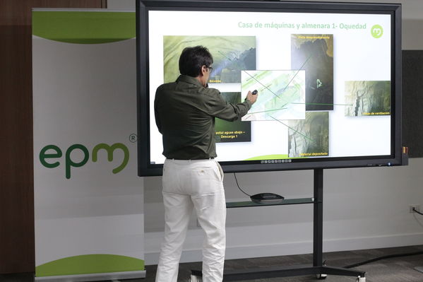 Rueda de prensa: primer año de la contingencia del proyecto Ituango
Rueda de prensa: primer año de la contingencia del proyecto Ituango
Abril 23 2019
Para descargar esta fotografía en alta resolución, haga clic sobre la imagen hasta que la misma se despliegue en la pantalla completa; luego dé clic derecho y elija la opción "guardar imagen como". 
En caso de publicación por cualquier medio, solicitamos acompañarla del crédito: "Foto EPM"
Palabras clave: Rueda de prensa: primer año de la contingencia del proyecto Ituango