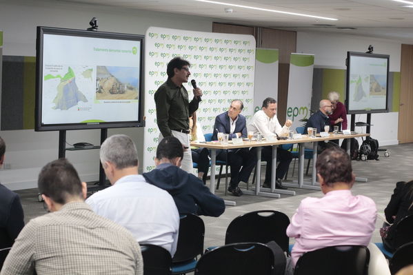 Rueda de prensa: primer año de la contingencia del proyecto Ituango
Rueda de prensa: primer año de la contingencia del proyecto Ituango
Abril 23 2019
Para descargar esta fotografía en alta resolución, haga clic sobre la imagen hasta que la misma se despliegue en la pantalla completa; luego dé clic derecho y elija la opción "guardar imagen como". 
En caso de publicación por cualquier medio, solicitamos acompañarla del crédito: "Foto EPM"
Palabras clave: Rueda de prensa: primer año de la contingencia del proyecto Ituango