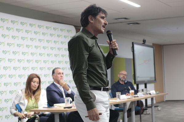 Rueda de prensa: primer año de la contingencia del proyecto Ituango
Rueda de prensa: primer año de la contingencia del proyecto Ituango
Abril 23 2019
Para descargar esta fotografía en alta resolución, haga clic sobre la imagen hasta que la misma se despliegue en la pantalla completa; luego dé clic derecho y elija la opción "guardar imagen como". 
En caso de publicación por cualquier medio, solicitamos acompañarla del crédito: "Foto EPM"
Palabras clave: Rueda de prensa: primer año de la contingencia del proyecto Ituango