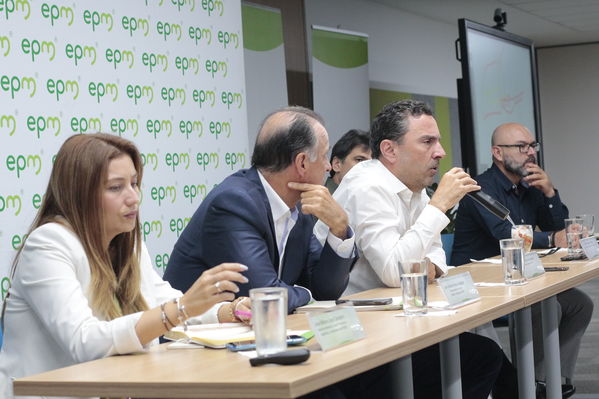 Rueda de prensa: primer año de la contingencia del proyecto Ituango
Rueda de prensa: primer año de la contingencia del proyecto Ituango
Abril 23 2019
Para descargar esta fotografía en alta resolución, haga clic sobre la imagen hasta que la misma se despliegue en la pantalla completa; luego dé clic derecho y elija la opción "guardar imagen como". 
En caso de publicación por cualquier medio, solicitamos acompañarla del crédito: "Foto EPM"
Palabras clave: Rueda de prensa: primer año de la contingencia del proyecto Ituango
